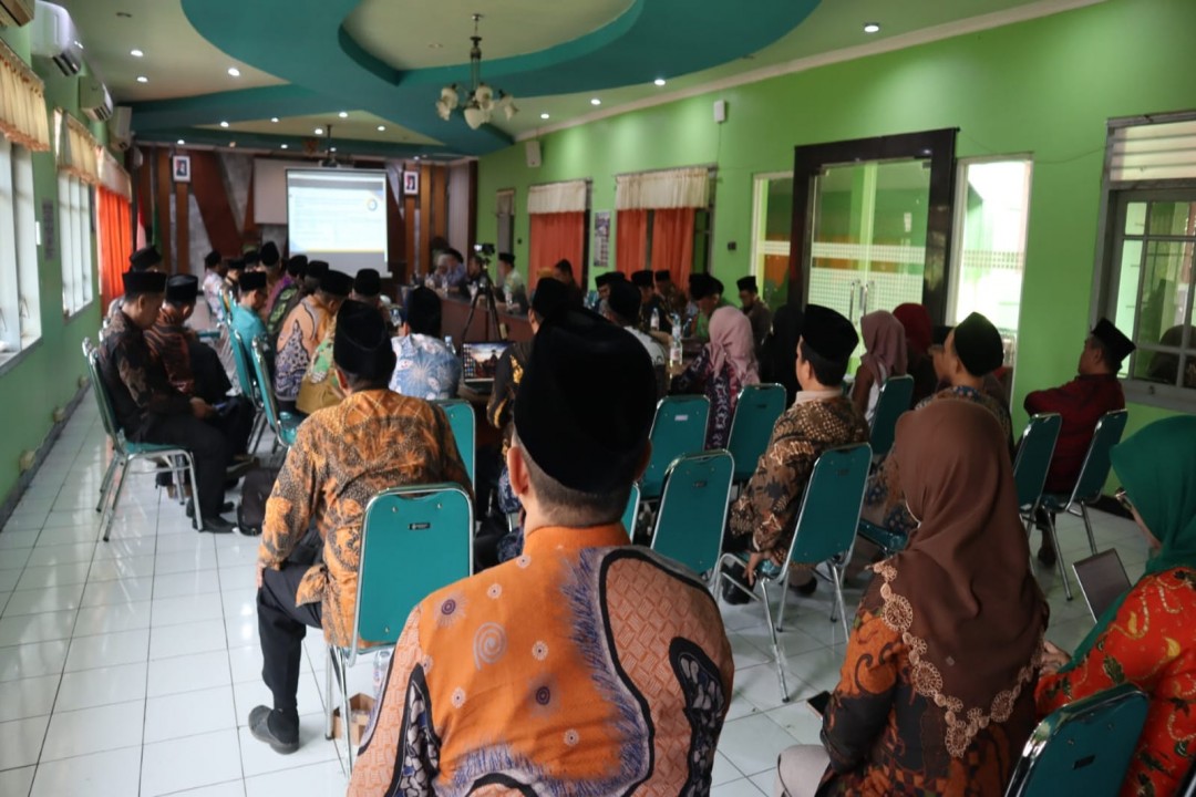 Kepala MTsN 6 Pasuruan Ikuti Evaluasi Capaian Kinerja Triwulan II Tahun 2026