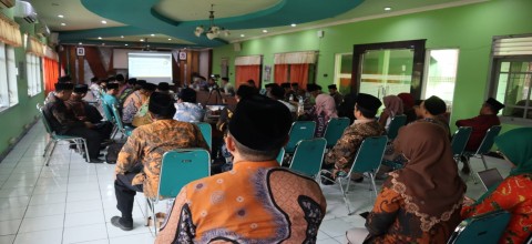 Kepala MTsN 6 Pasuruan Ikuti Evaluasi Capaian Kinerja Triwulan II Tahun 2026