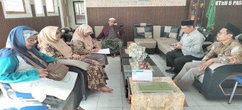 Kepala MTsN 6 Pasuruan Perkuat Program Tahfidz dan PBKK melalui Rapat Koordinasi Bersama Pembina