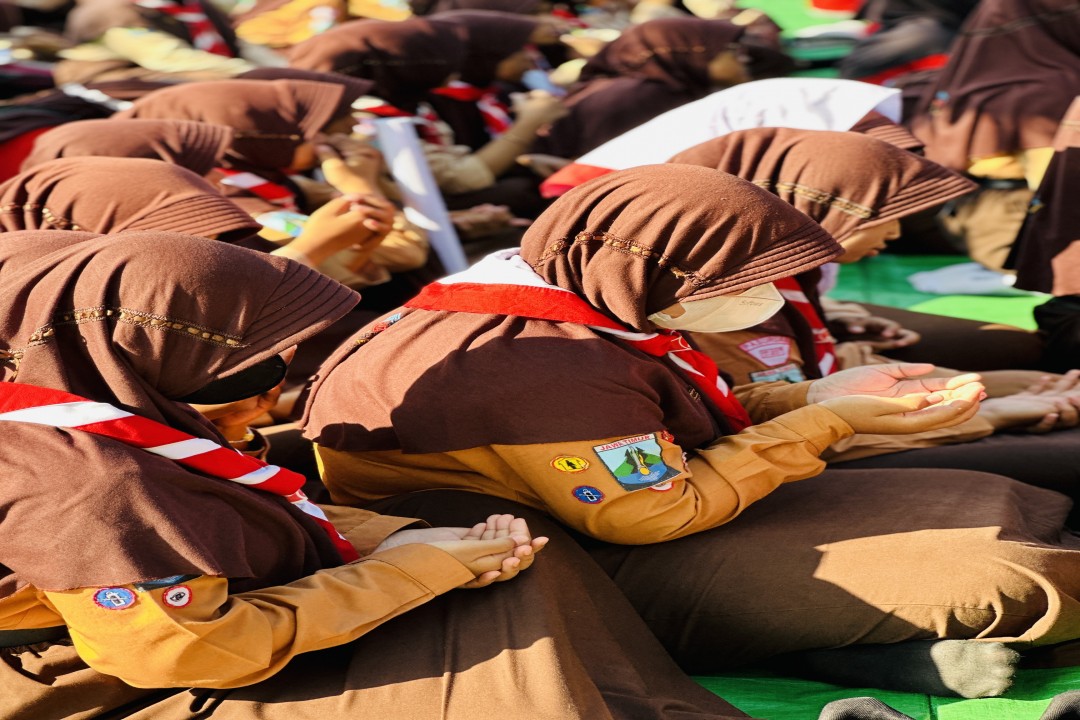 GELAR SHOLAT GHOIB DAN DOA BERSAMA UNTUK PARA KORBAN MUSIBAH PONPES AL - KHOZINY