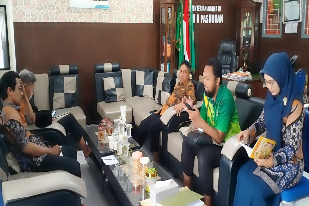 Rapat Koordinasi Pimpinan MTsN 6 Pasuruan Bahas Agenda Strategis Bulan Februari