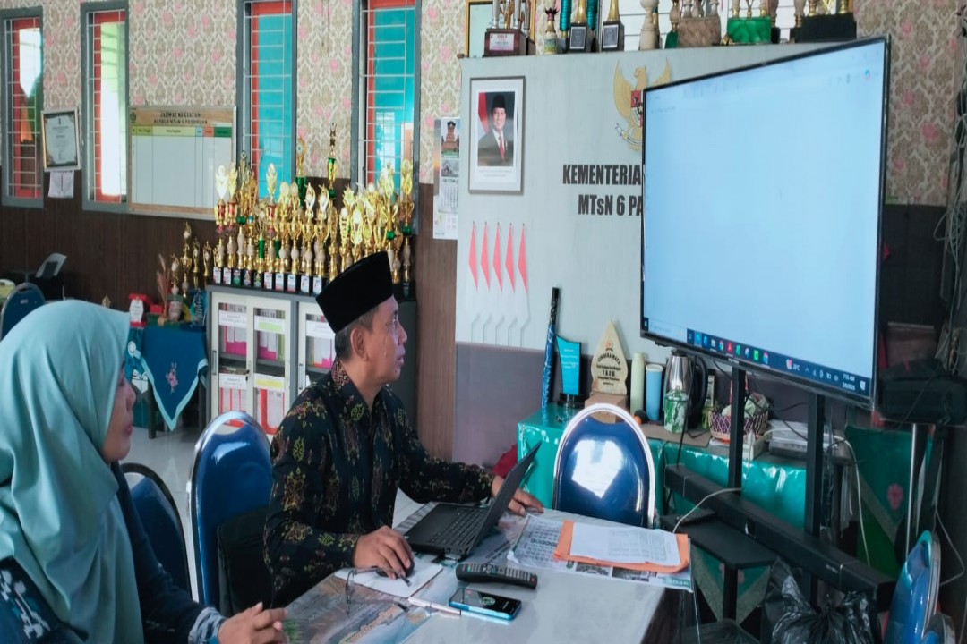 Evaluasi Laporan Kinerja Guru dan Pegawai Periode Januari 2026